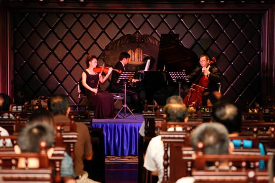 “青岛印象室内乐团”成立并进行了首场演出