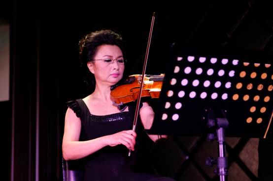 “青岛印象室内乐团”成立并进行了首场演出
