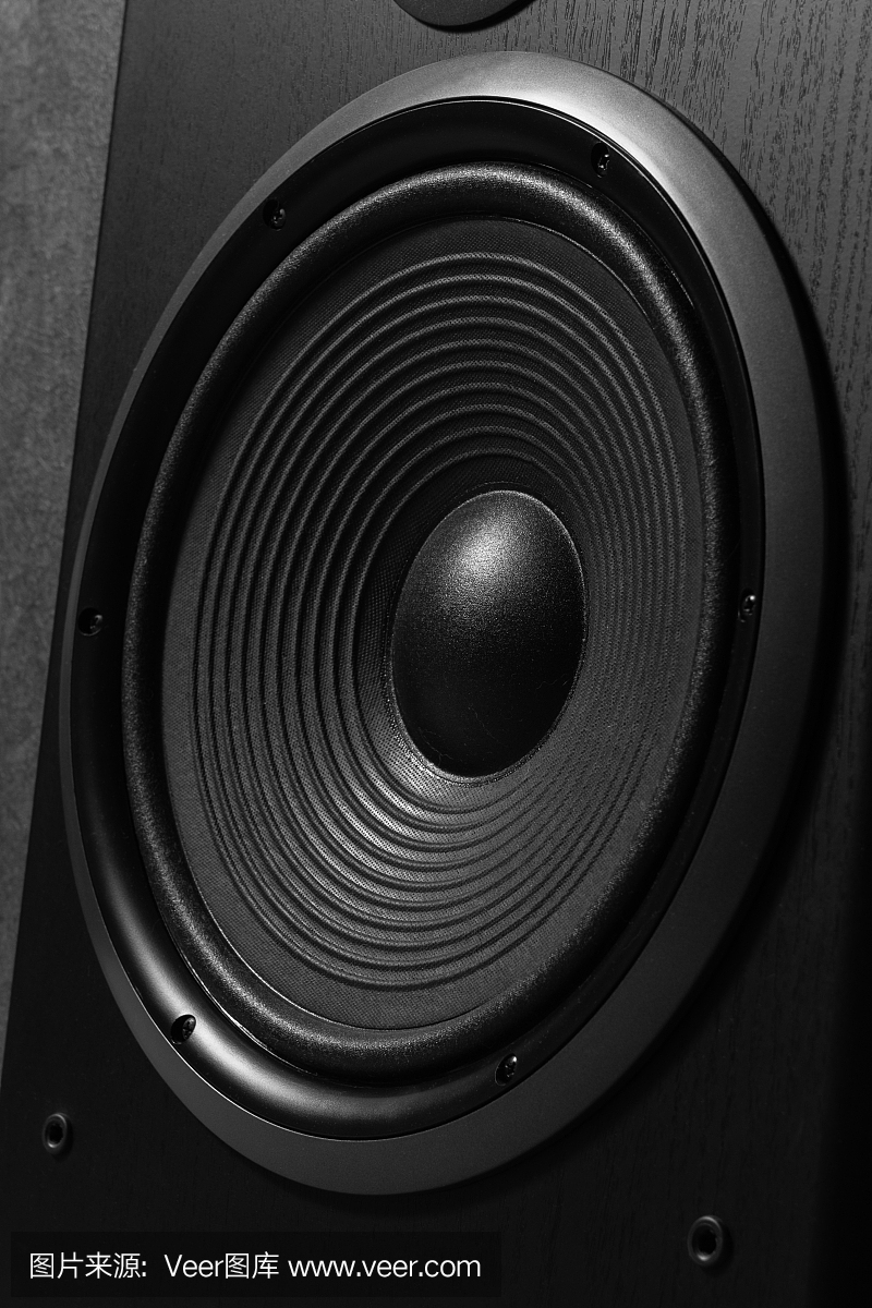 近距離播放高保真黑色揚聲器。專業(yè)音響設備